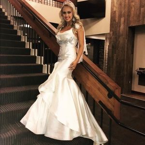 Mac Duggal Pageant Prom wedding, white formal gown